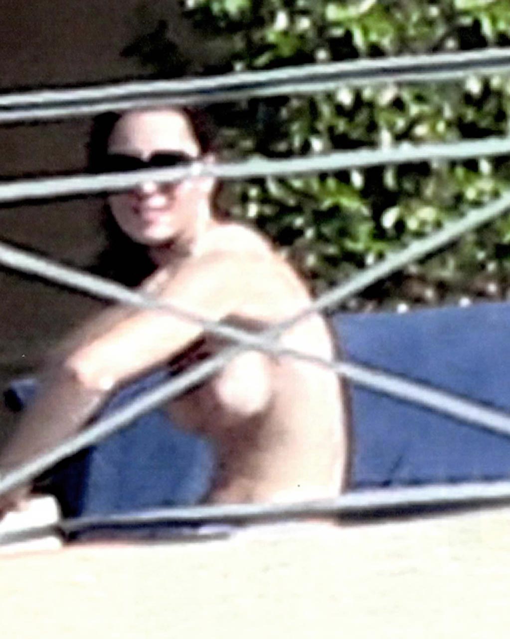 Duchess Kate Middleton Topless Sunbathing Pics From France