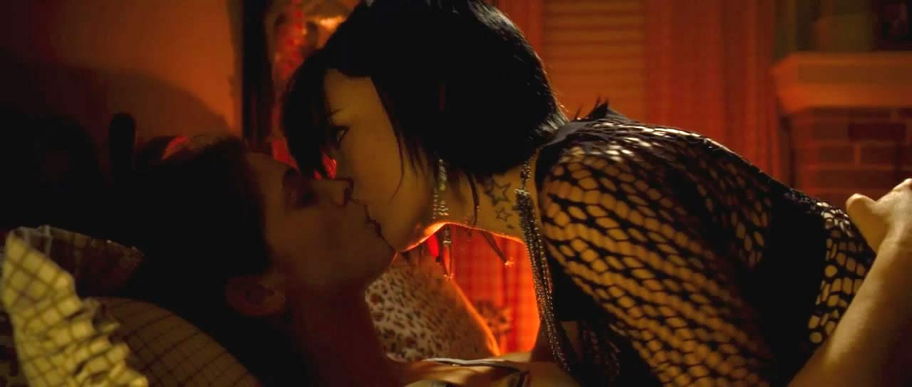 Olivia Wilde And Ashley Greene Making Out In Lesbian Scene From Butter Scandal Planet
