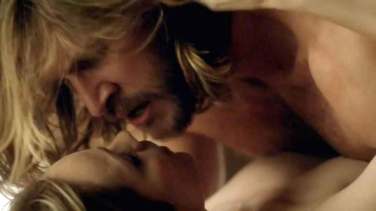 Laura Vandervoort Making Out In Hot Sex Scene From Bitten Series 