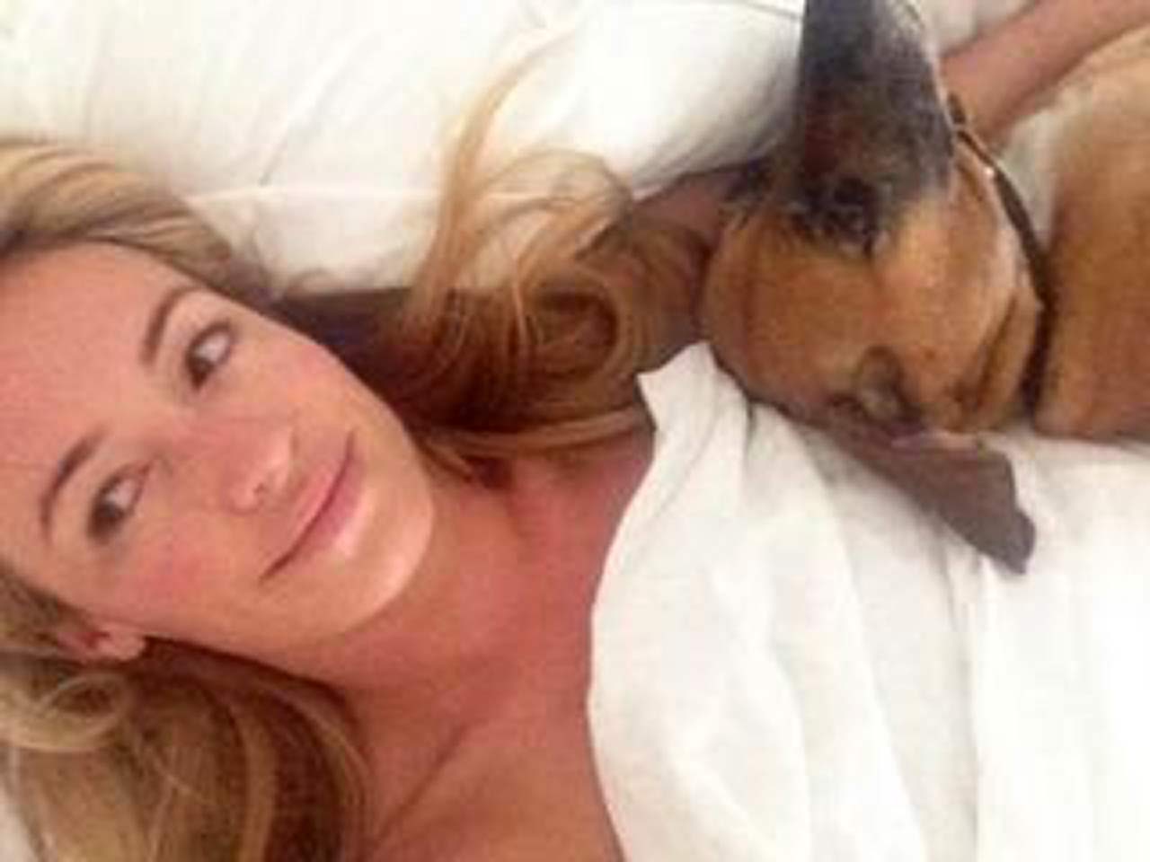 TV Host Cat Deeley Nude LEAKED Private Pics With Her Husband image