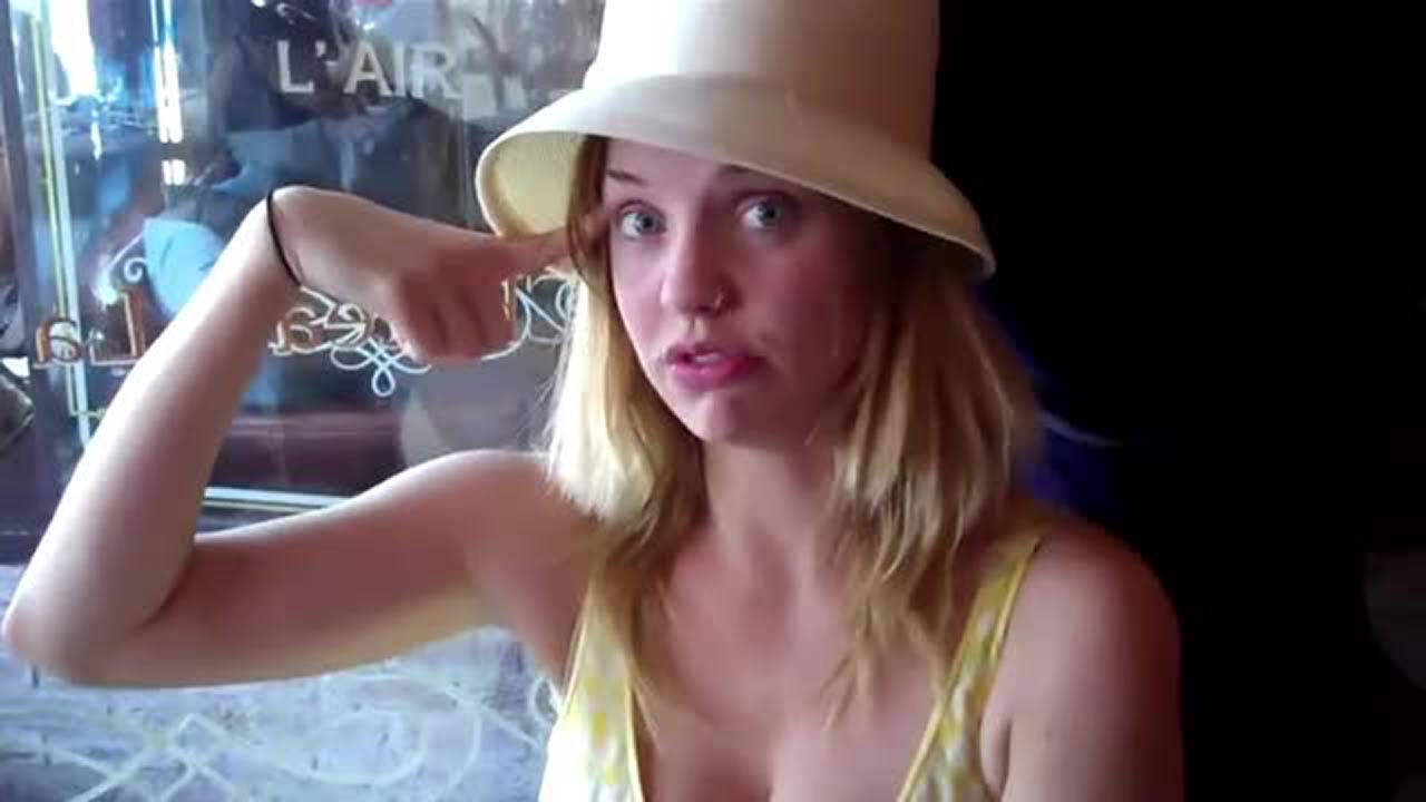 Kelli garner ever been nude