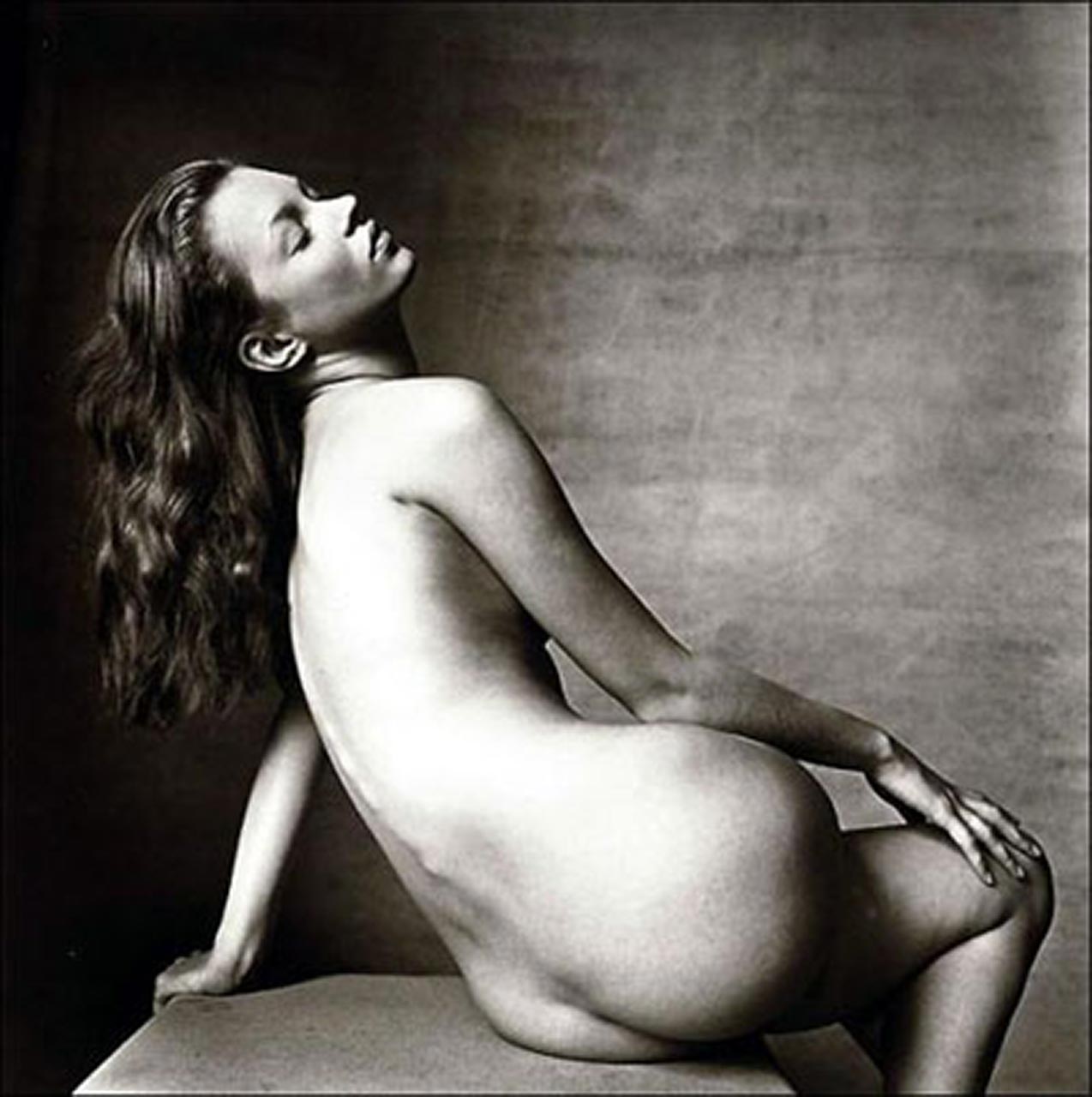 Kate Moss Nude Bush And Tits — Full Frontal Nudity