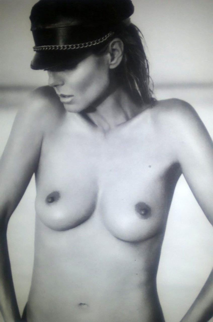 Heidi Klum Topless and Sexy Photos Collection.