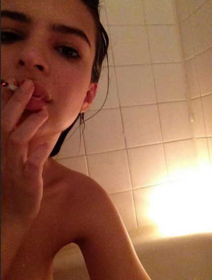 Emily ratajkowski nude leaked