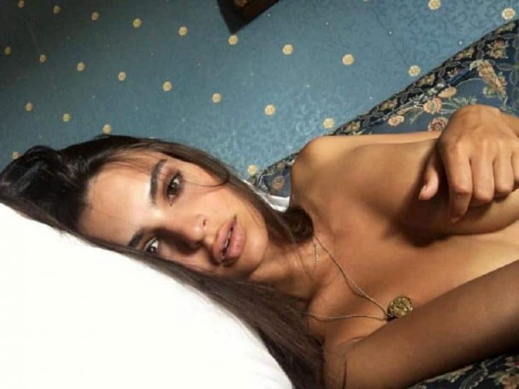 Emily Ratajkowski Nude, Topless And LEAKED Porn Video 23