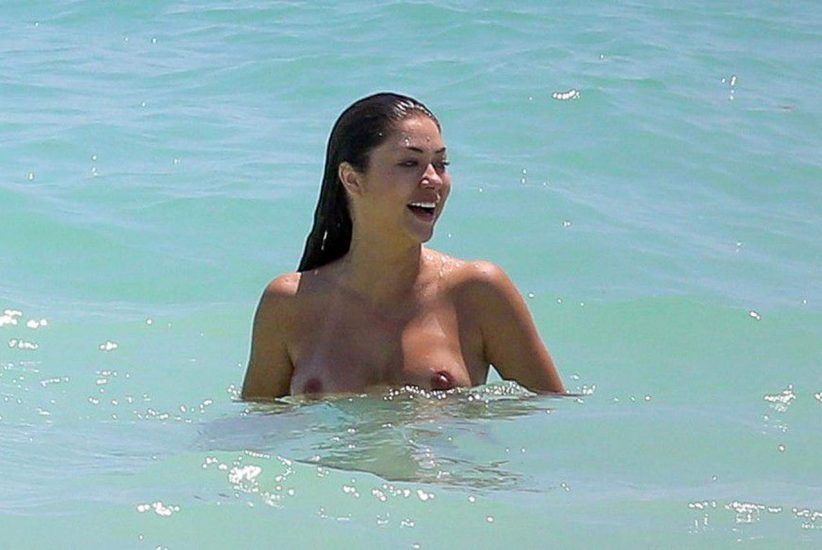 Arianny Celeste naked in the sea