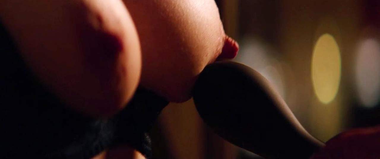 Dakota Johnson Nipples Close View In Fifty Shades Freed Movie Scandal Planet 