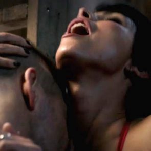 Deadpool Death - Morena Baccarin Naked Sex Scene From 'Deadpool' Movie ...