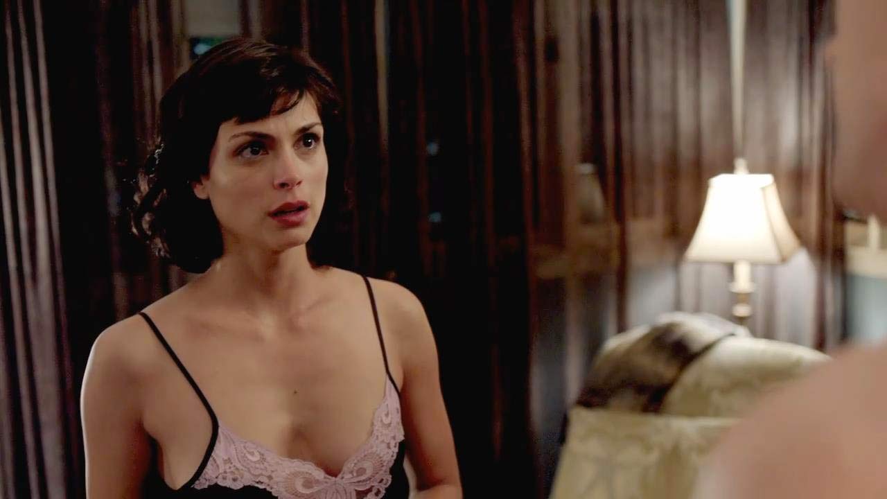 Check out the scene of sexy Brazilian actress Morena Baccarin from the seri...
