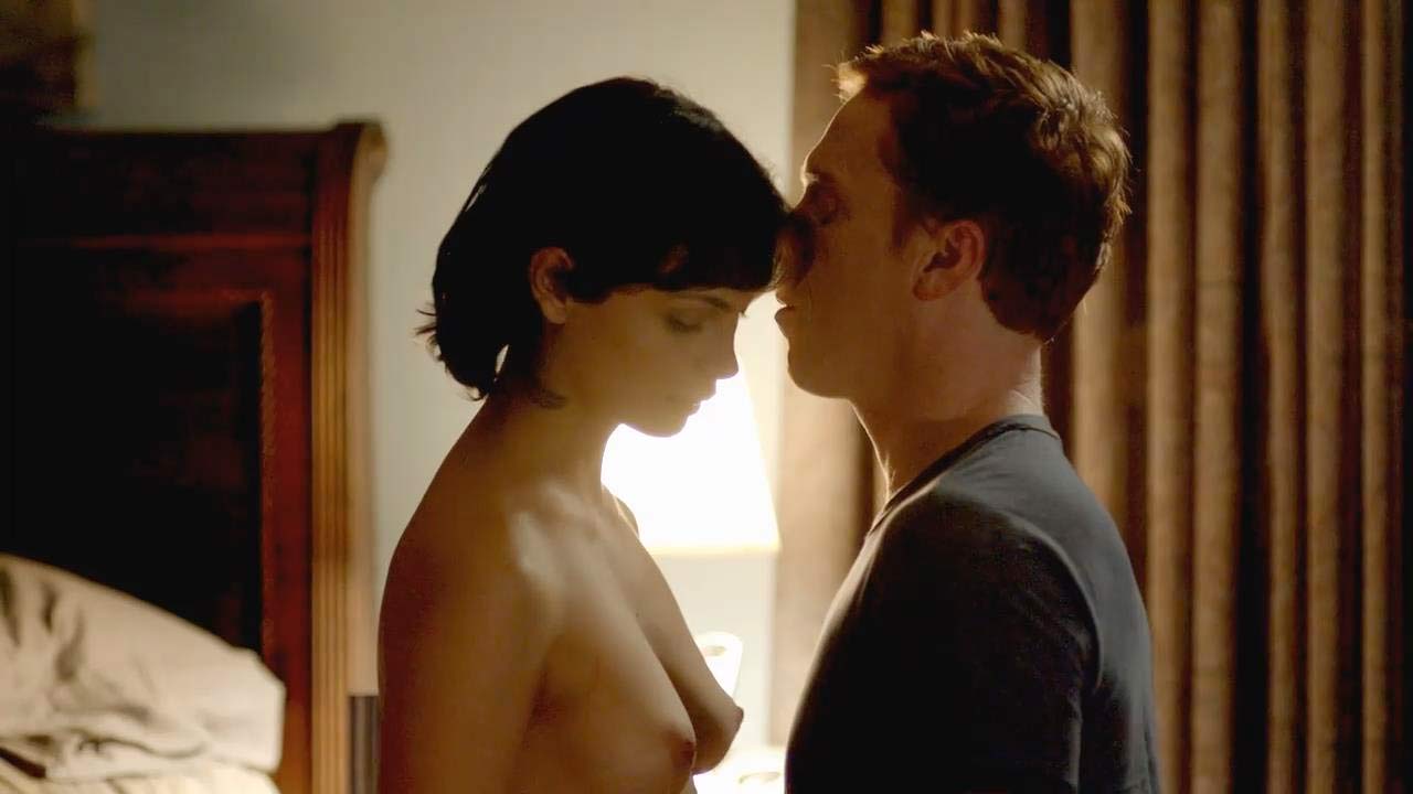 Morena Baccarin Topless Scene In Homeland Series Scandal Planet