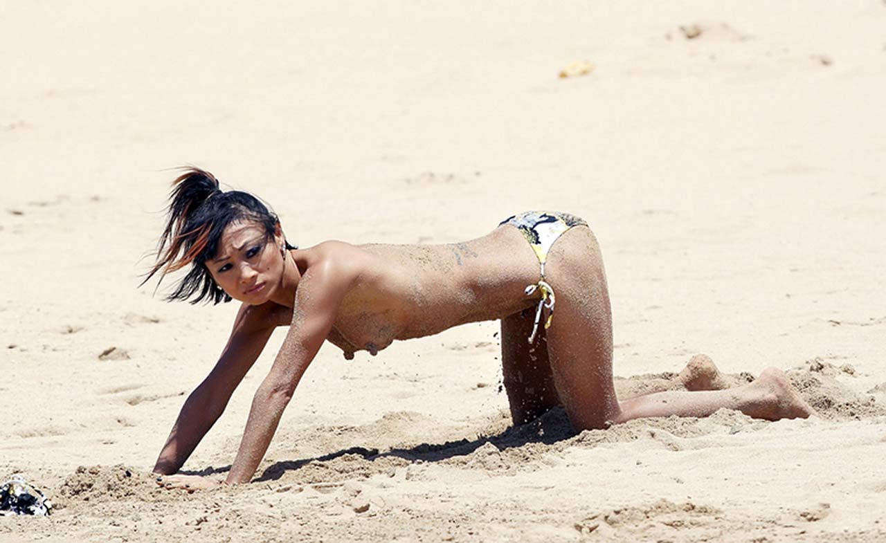 Actress Bai Ling Flashes Her Nipples On The Beach In Hawaii Scandal