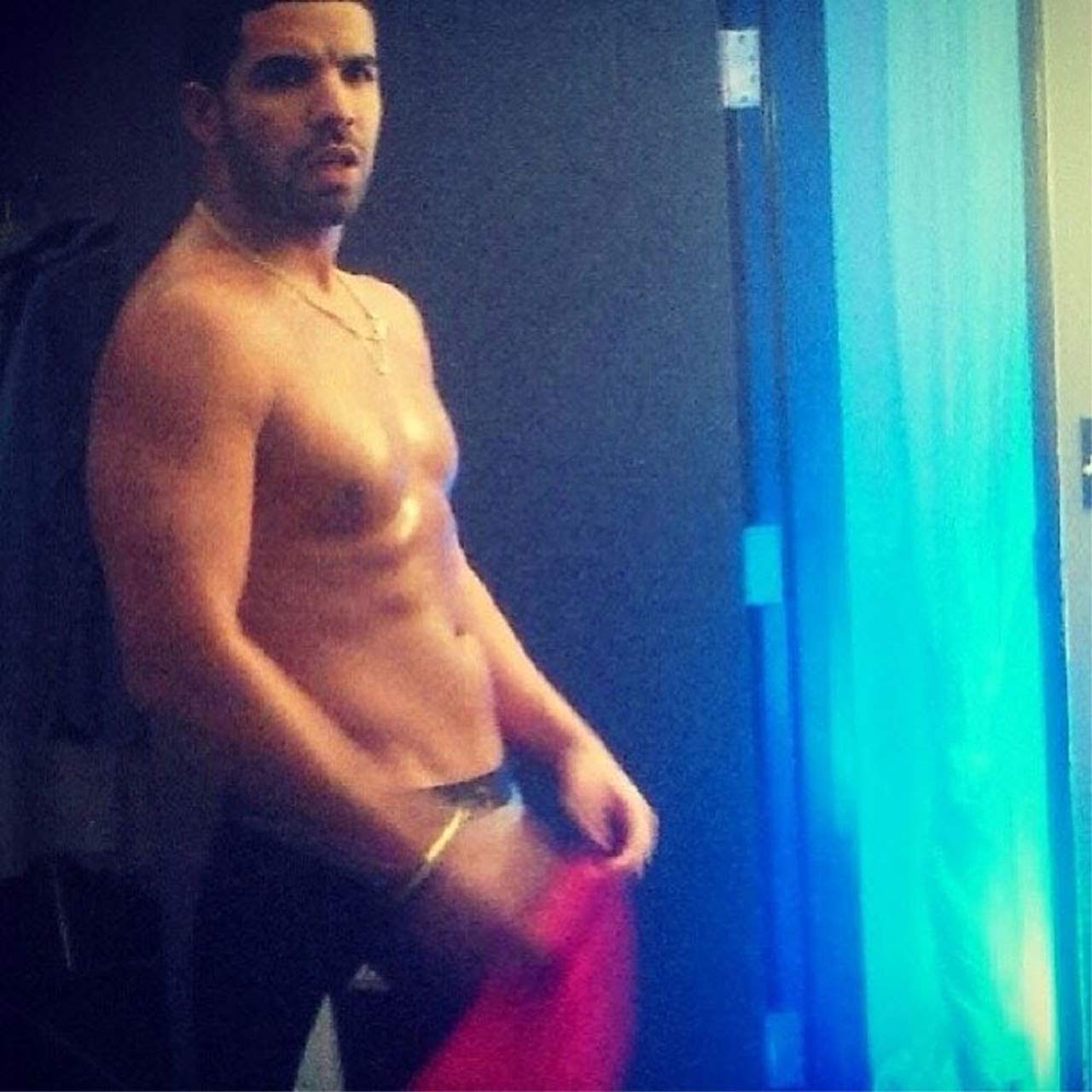 Nude Drake.