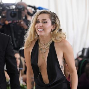 Miley Cyrus Nude Leaked Pics and Real PORN [2020 UPDATE] 102
