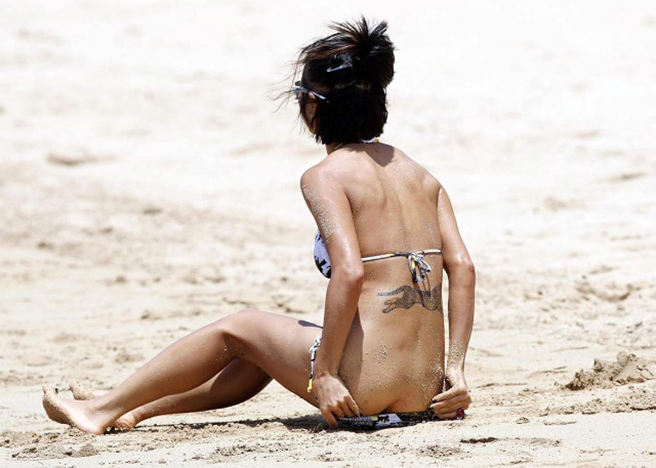 Actress Bai Ling Flashes Her Nipples On The Beach In Hawaii Scandal Planet