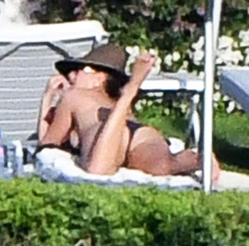 Actress Jennifer Aniston Topless In Italy Scandal Planet