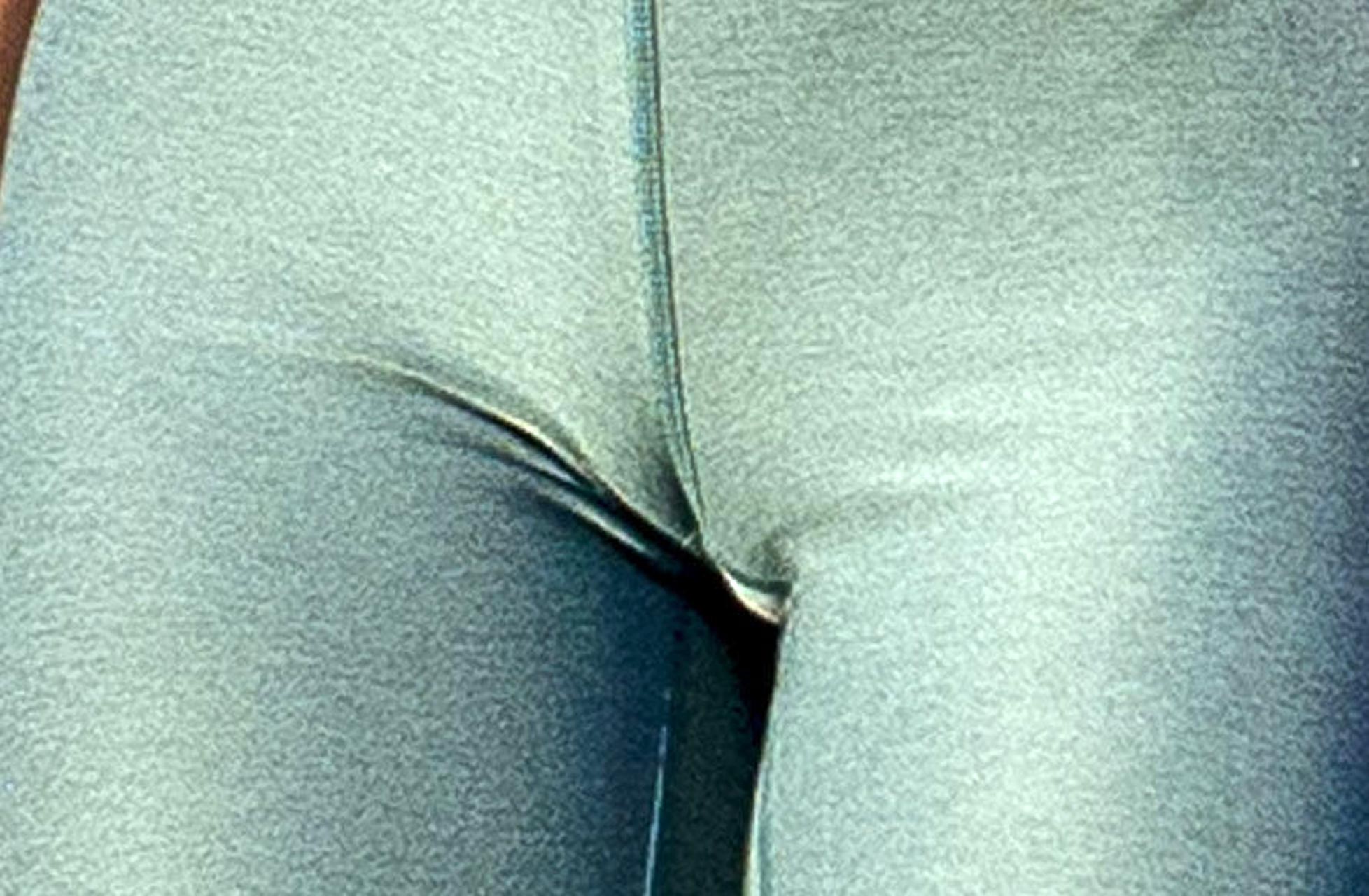 Leggings Cameltoe Porn - Megan Fox Pussy Through Grey Leggings â€” Cameltoe In Public ...