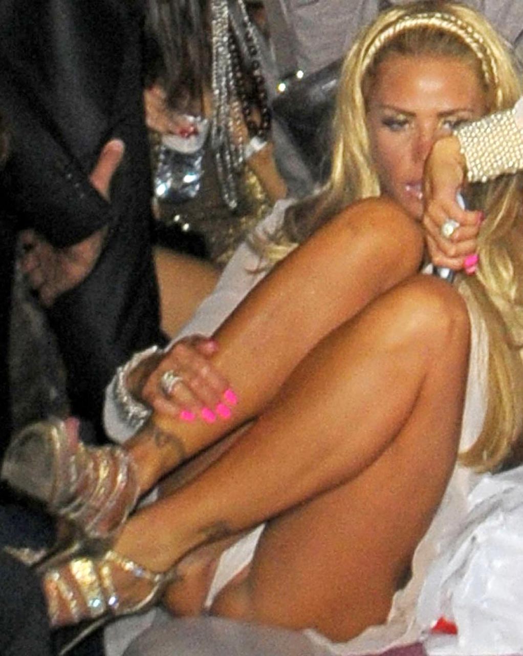 Celeb legs upskirt tgp