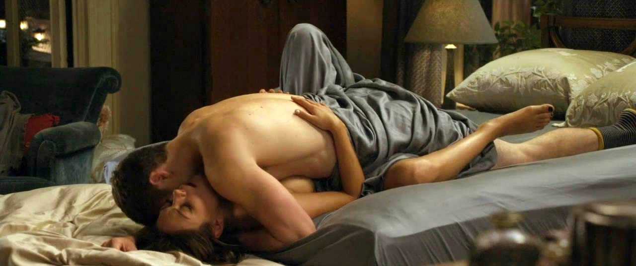 Mila Kunis Naked Butt In Sex Scene From Friends With