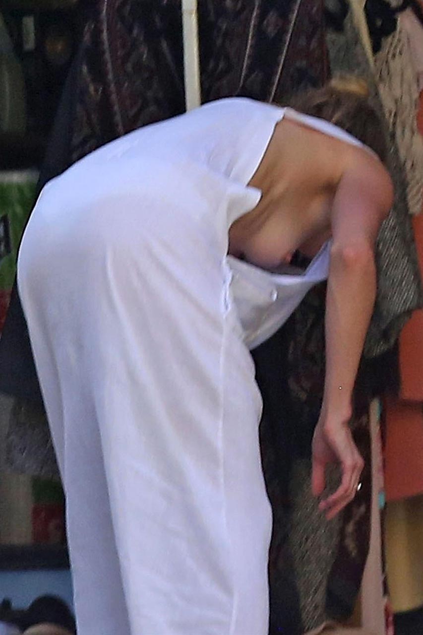 Disgusting Amber Heard Nip Slip And Face Full Of Ac