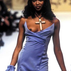 Naomi Campbell NUDE Pics & Topless Sexy Images Collection 48