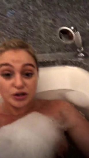 Iskra Lawrence Nude Toples