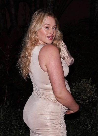Iskra Lawrence Nude & Topless Pics And LEAKED Porn 201
