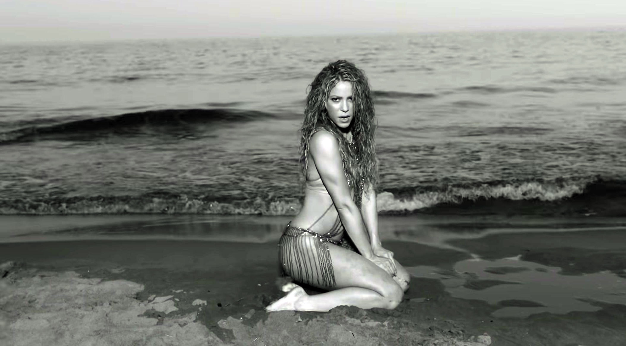 Shakira Nuda, Foto di piedi e culo sexy.