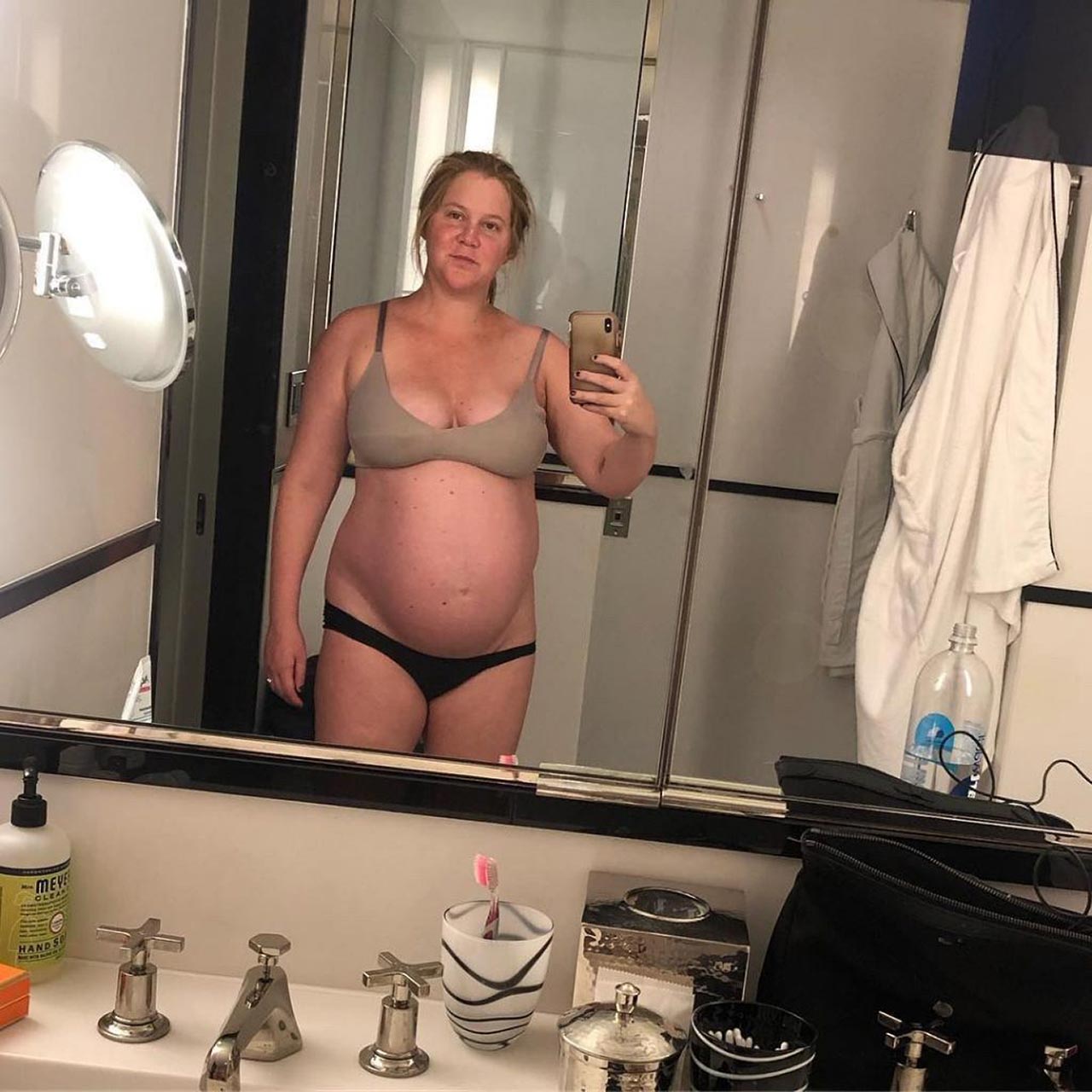 Fat Stand Up Comedian Amy Schumer Nude And Private Selfies