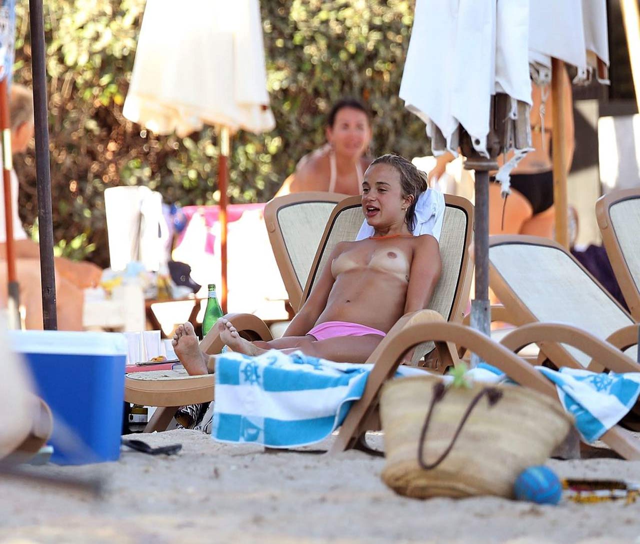 Prince Harry S Cousin Lady Amelia Windsor Topless In Ibiza Scandal Planet