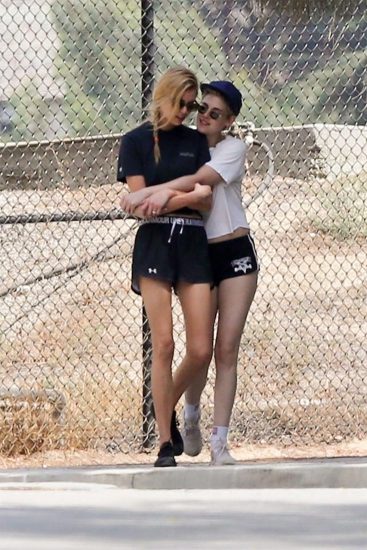 Kristen Stewart And Stella Maxwell Lesbian Pics Are Too Hot