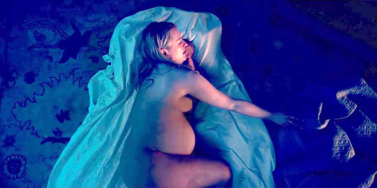 Elisabeth Moss Labor Naked Scene from 'The Handmaid’s Tale' .