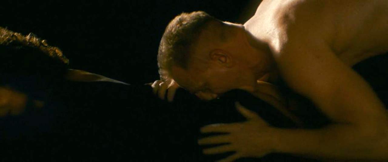 Halle Berry Naked Scene With Daniel Craig From Kings Scandal Planet