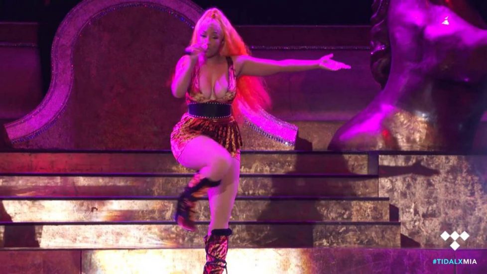 Oops Nicki Minaj Tits Slip On The Stage Scandal Planet