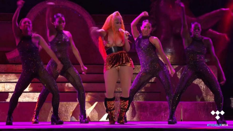 Oops Nicki Minaj Tits Slip On The Stage Scandal Planet