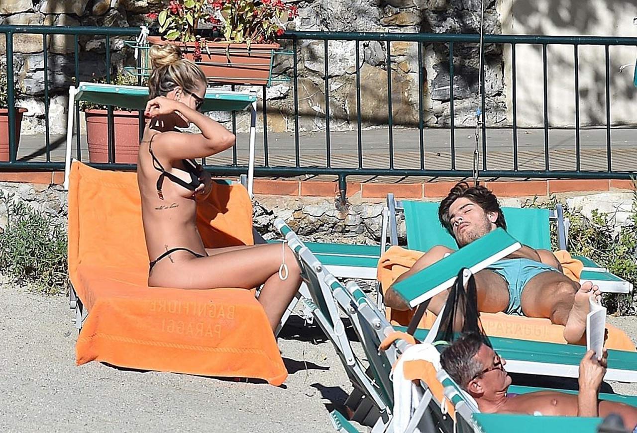 Yasmin Brunet Nude Tits Slipped Out Of Bikini Scandal Planet