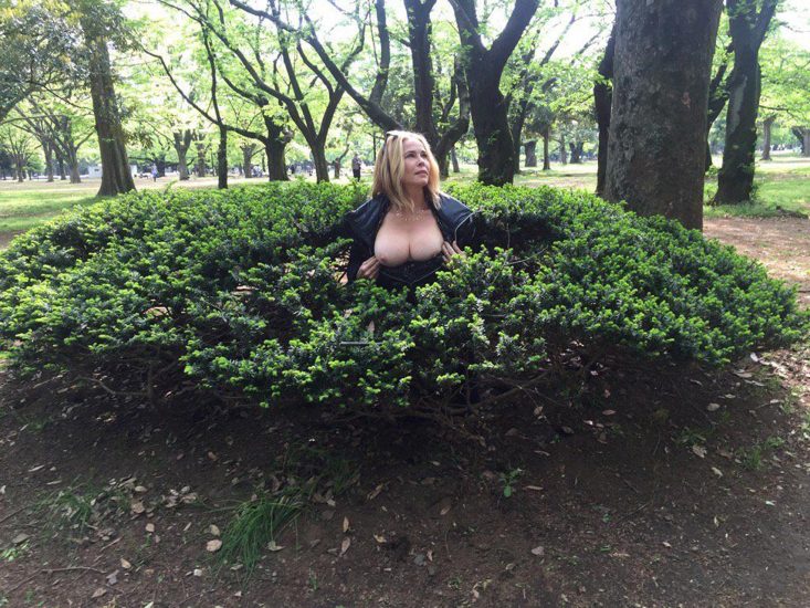 Chelsea Handler Nude LEAKED Pics & Sex Tape 15
