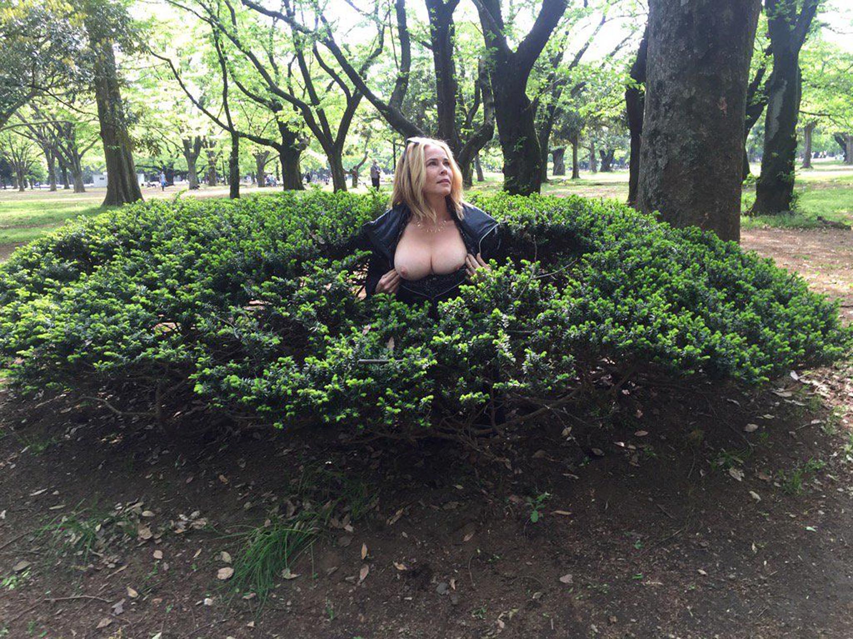 Chelsea Handler Nude LEAKED Photos.