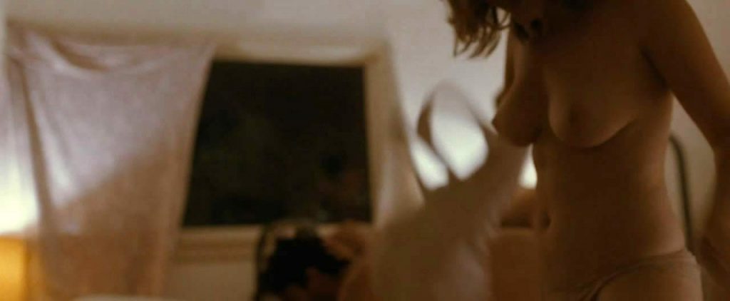 Elizabeth Olsen topless sex scene