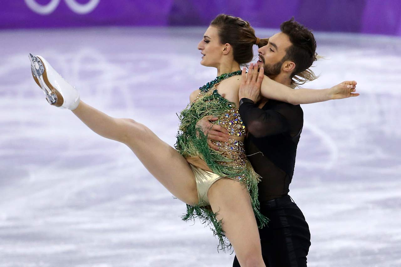 Figure skating nip slip photos.