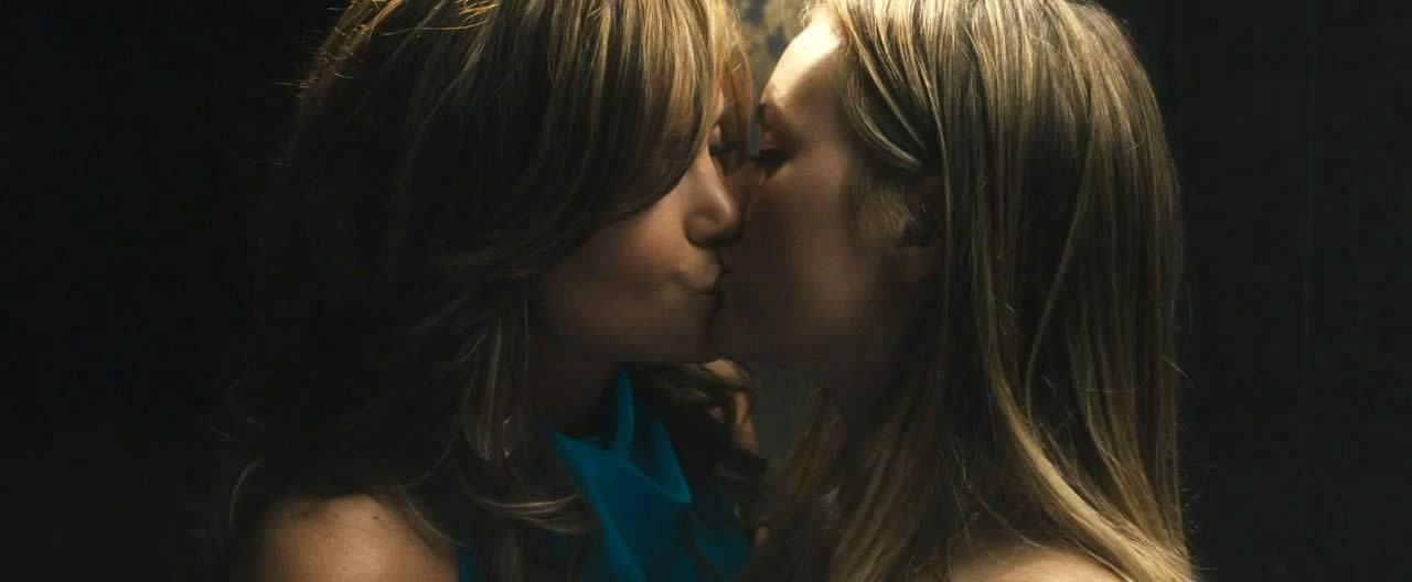 Leighton Meester And Danneel Harris Lesbian Kiss In The Roommate Scandal Planet