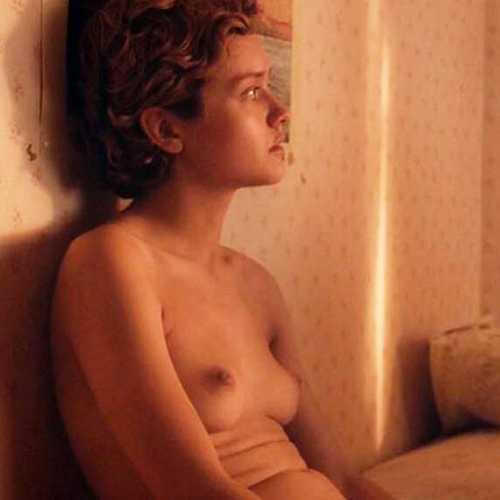 Olivia cooke tits