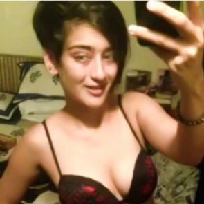 Sex Akshara - Akshara Haasan Leaked Photos are Online ! - Scandal Planet