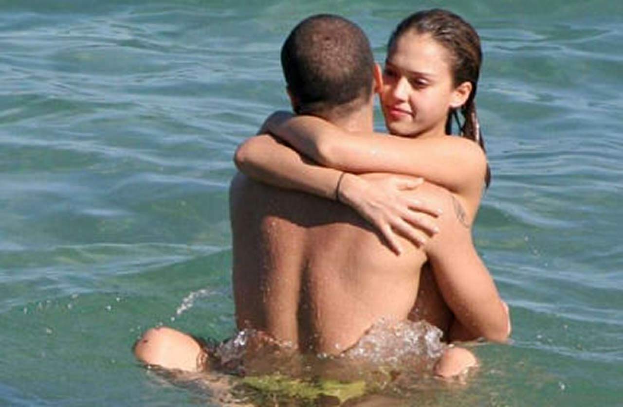 Jessica Alba Naked And Topless Pics Collection Scandal