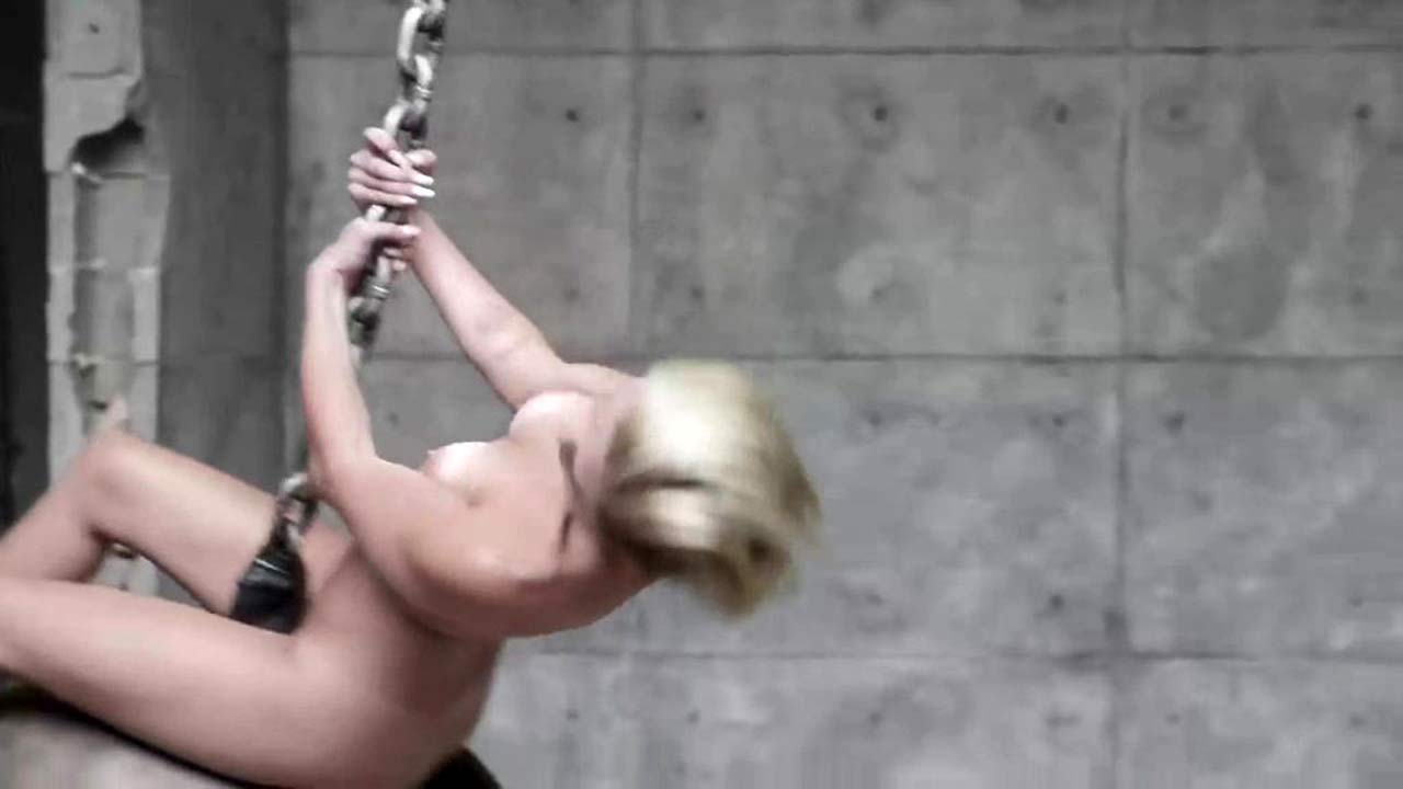 Miley Cyrus Topless Behind The Scenes Of Wrecking Ball