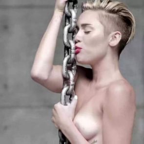 Miley Cyrus nude breasts