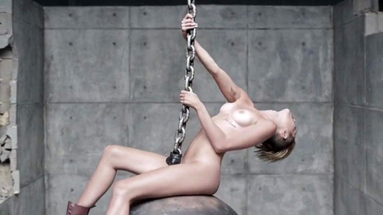 Miley Cyrus Topless Behind The Scenes Of Wrecking Ball