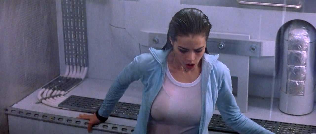 Denise Richards Hard Nipples In The World Is Not Enough Scandal Planet