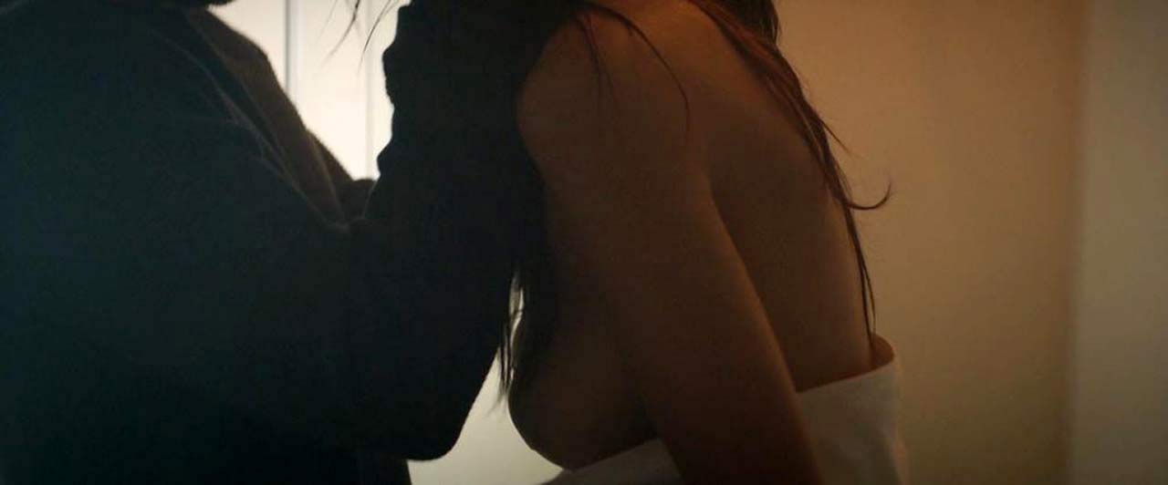 Emily Ratajkowski Sex Scenes from 'Welcome Home' - Scandal ...