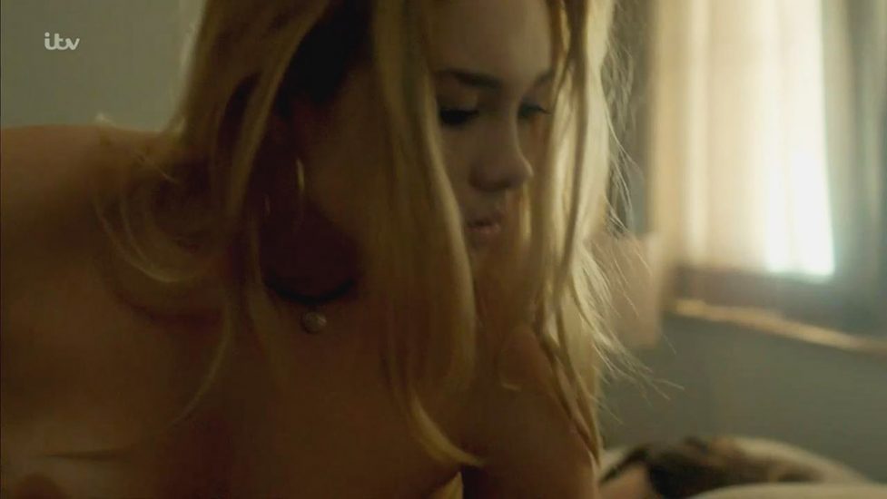 Florence Pugh Nude Pics, Sex Scenes Compilation & Topless Porn 17