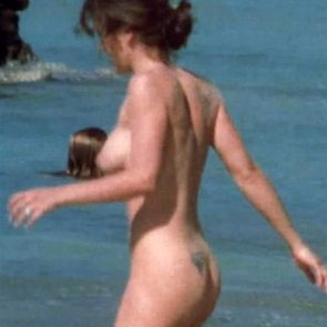 Alyssa Milano Nude Pussy And Tits On The Beach Scandal Planet